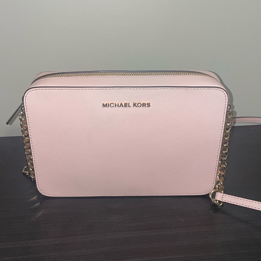 Michael Kors crossbody pink